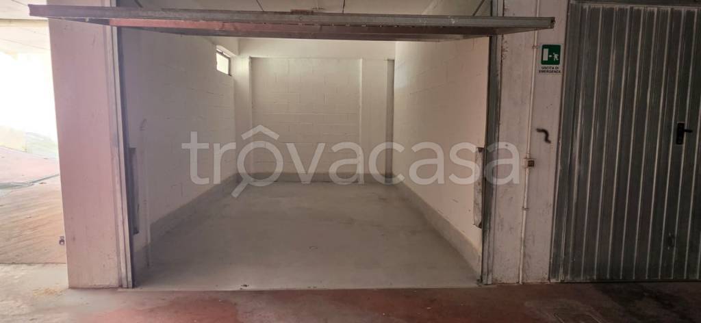 box auto in affitto a Ladispoli