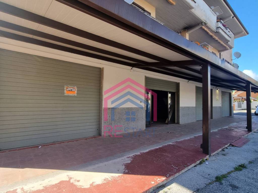 negozio in affitto ad Ardea in zona Nuova California