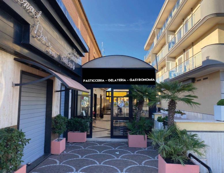 locale commerciale in affitto ad Ardea in zona Marina di Ardea