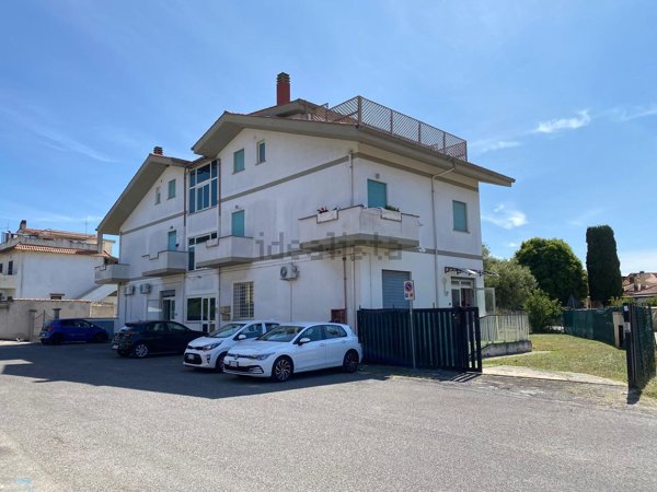 locale commerciale in affitto ad Ardea in zona Nuova California