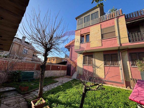 appartamento in affitto ad Ardea in zona Marina di Ardea