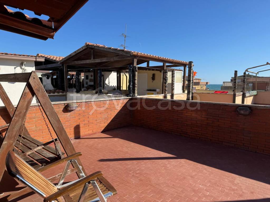 appartamento in affitto ad Ardea in zona Marina di Ardea