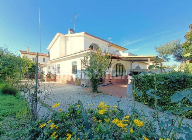 casa indipendente in affitto ad Ardea
