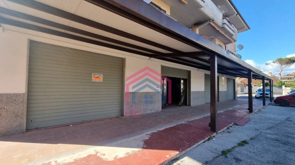 locale commerciale in affitto ad Ardea