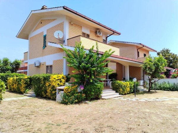 casa indipendente in affitto ad Ardea in zona Colle Romito