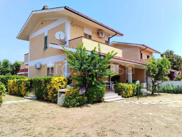 casa indipendente in affitto ad Ardea in zona Colle Romito