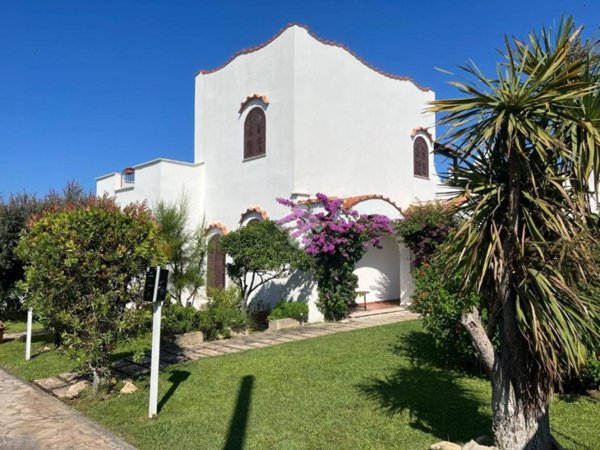 casa indipendente in affitto ad Ardea in zona Colle Romito