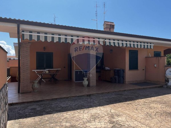 casa indipendente in affitto ad Ardea in zona Marina di Ardea