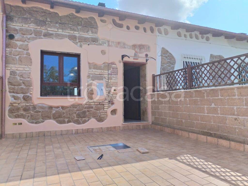 casa indipendente in affitto ad Ardea in zona Castagnetta