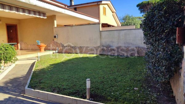 casa indipendente in affitto ad Ardea in zona Lido dei Pini