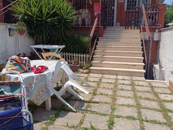appartamento in affitto ad Ardea in zona Marina di Ardea