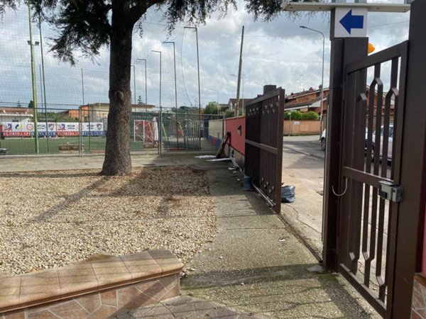 negozio in affitto ad Ardea in zona Nuova Florida