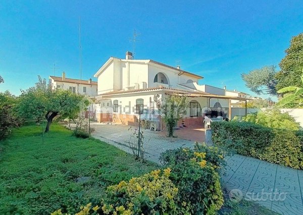 casa indipendente in affitto ad Ardea