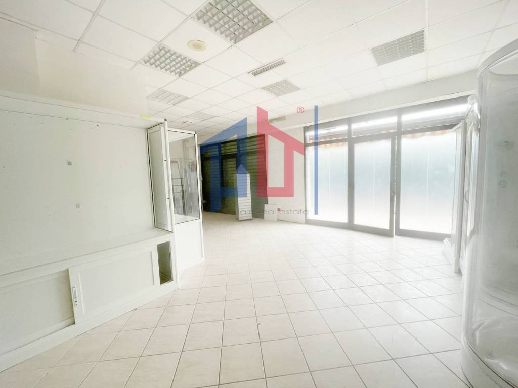 negozio in affitto ad Ardea in zona Nuova Florida