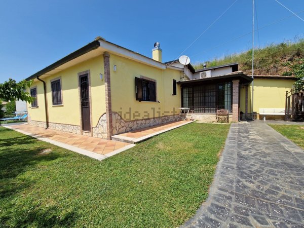 casa indipendente in affitto ad Ardea