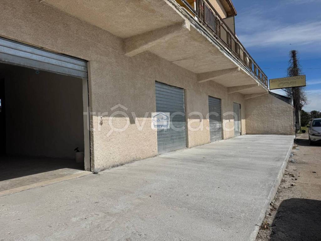 negozio in affitto ad Ardea in zona Banditella