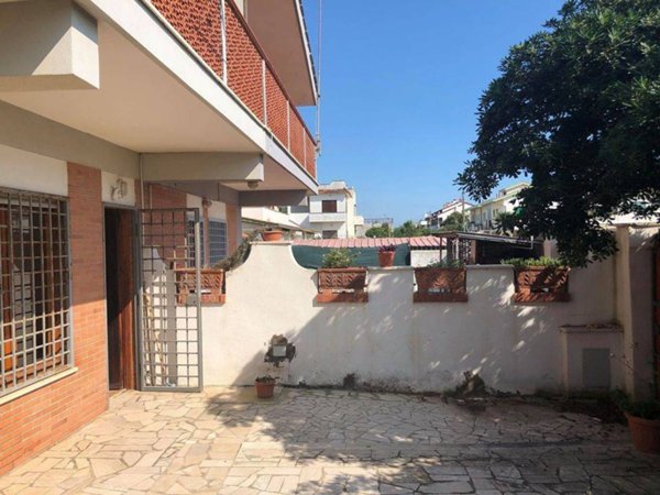 casa indipendente in affitto ad Ardea in zona Marina di Ardea