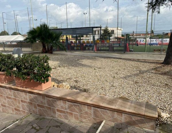 locale commerciale in affitto ad Ardea in zona Nuova Florida
