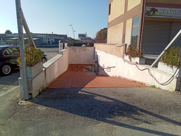 locale commerciale in affitto ad Ardea in zona Nuova Florida