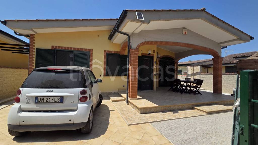 casa indipendente in affitto ad Ardea in zona Lido dei Pini