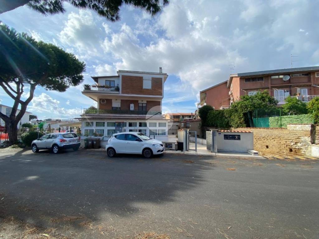 box auto in affitto ad Ardea