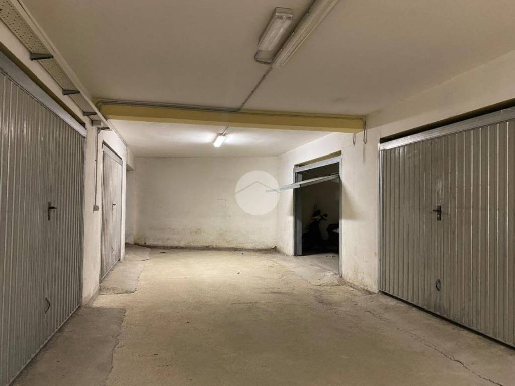 box auto in affitto ad Ardea
