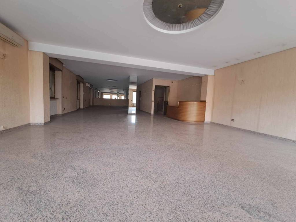 negozio in affitto a Ciampino