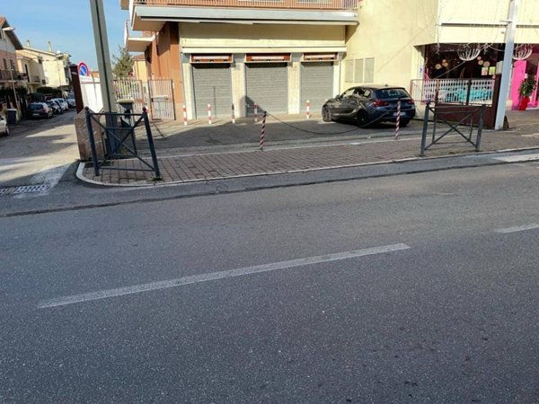 negozio in affitto a Ciampino