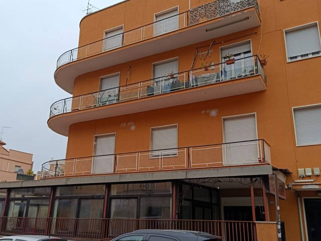 negozio in affitto a Ciampino