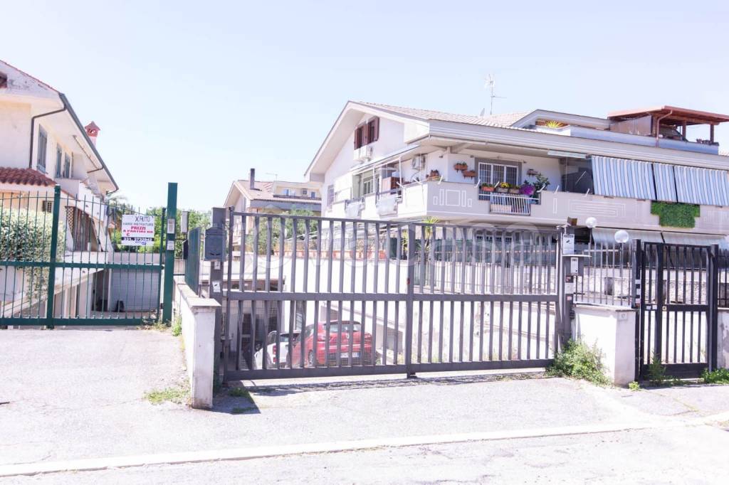 locale di sgombero in affitto a Ciampino