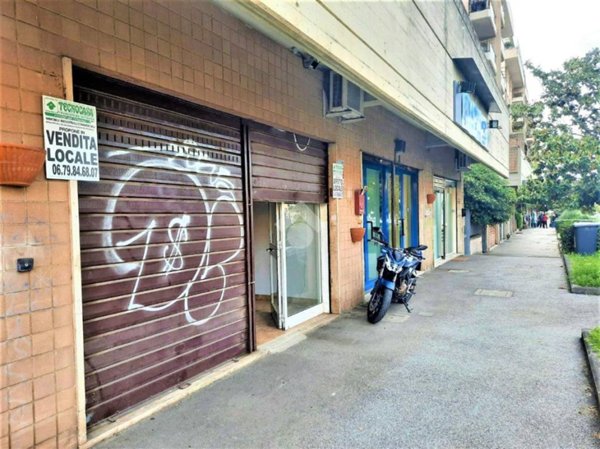 negozio in affitto a Ciampino
