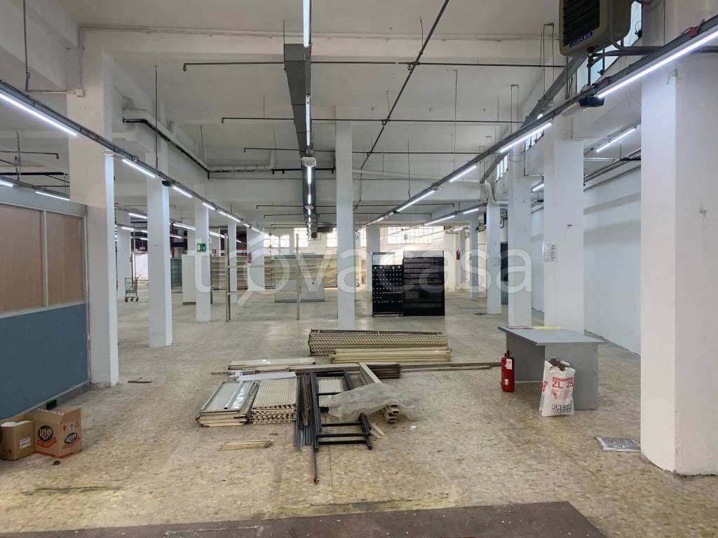 locale commerciale in affitto a Ciampino