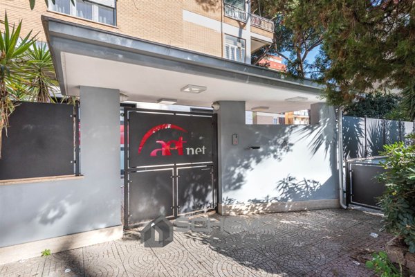 negozio in affitto a Ciampino