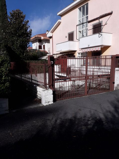 negozio in affitto a Ciampino