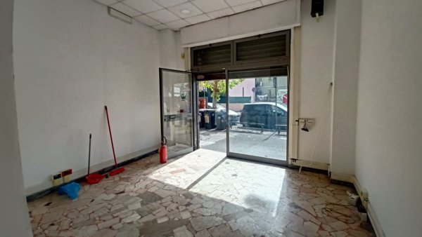 locale commerciale in affitto a Ciampino