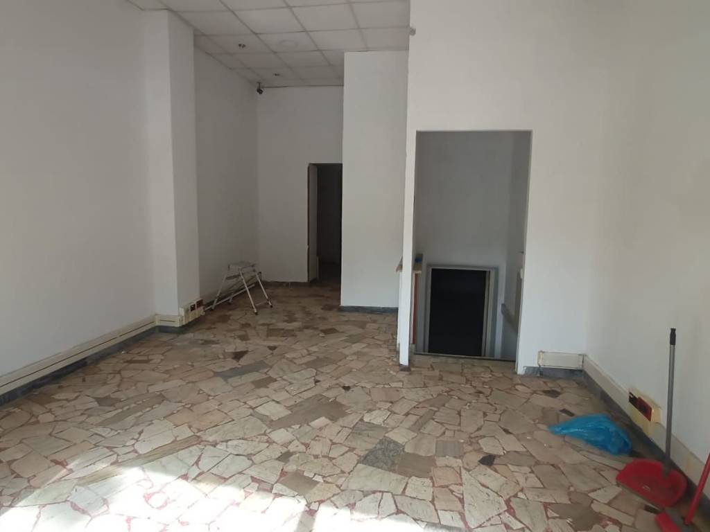 negozio in affitto a Ciampino