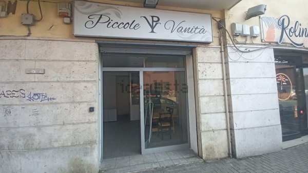 locale commerciale in affitto a Ciampino