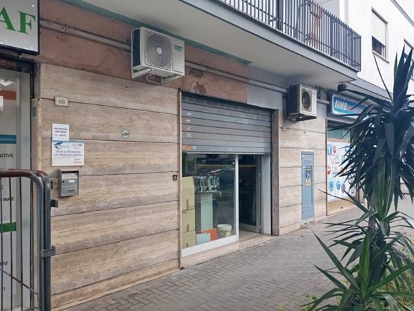 negozio in affitto a Ciampino