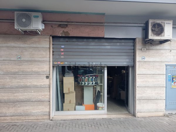 locale commerciale in affitto a Ciampino