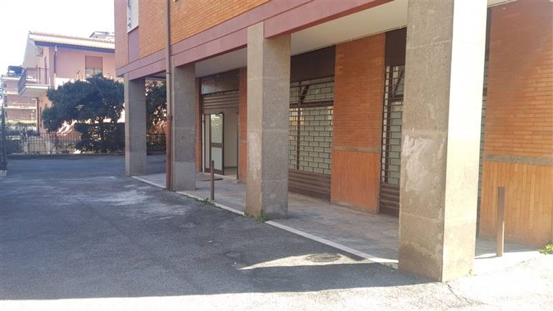 negozio in affitto a Ciampino
