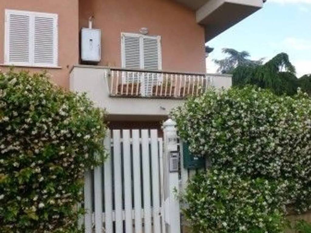casa indipendente in affitto a Ciampino