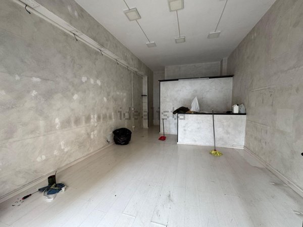 locale commerciale in affitto a Ciampino