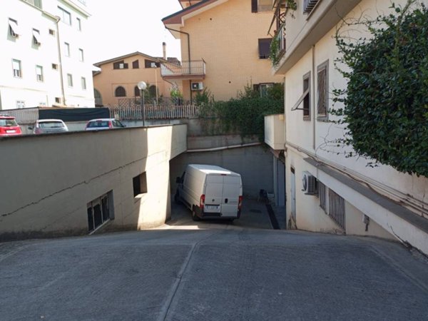 locale commerciale in affitto a Ciampino