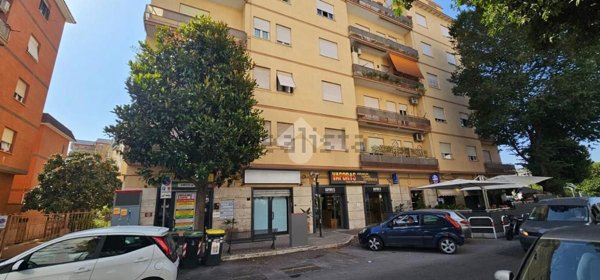locale commerciale in affitto a Ciampino