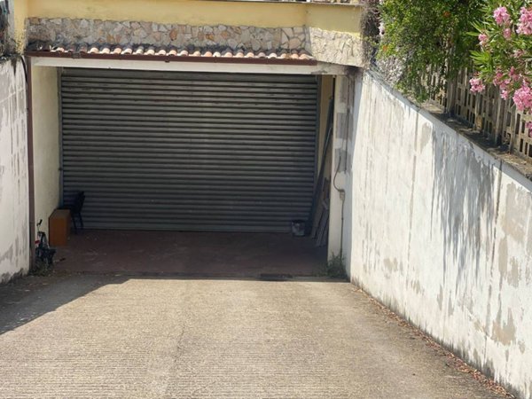 locale commerciale in affitto a Ciampino