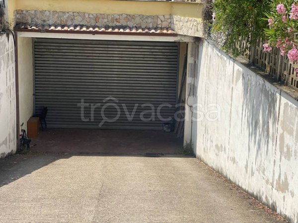 locale commerciale in affitto a Ciampino