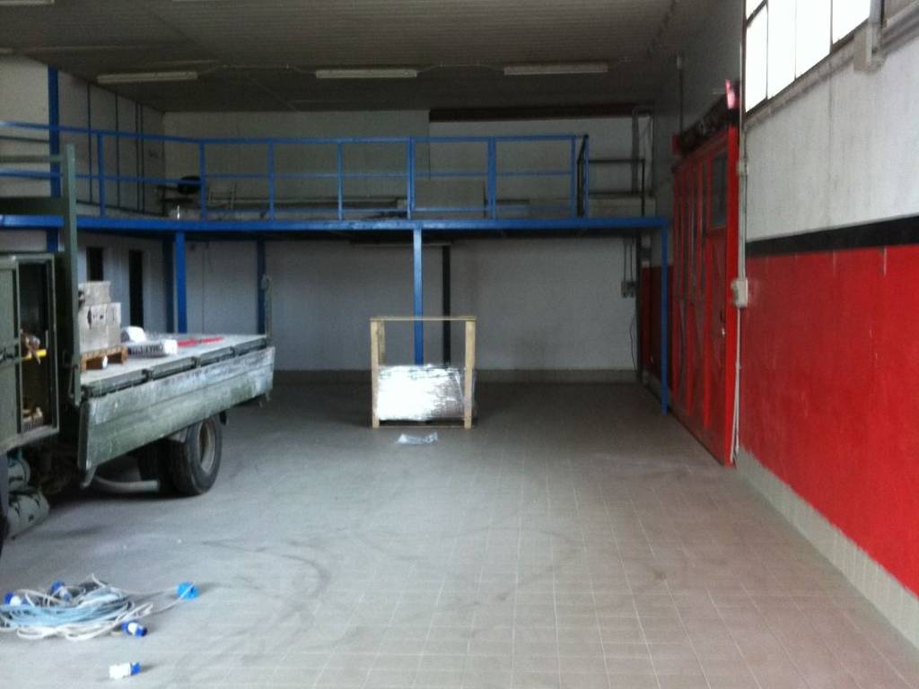 locale commerciale in affitto a Ciampino
