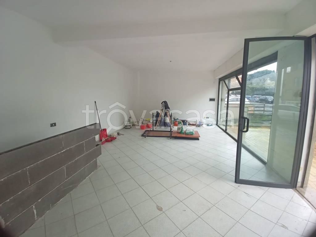 negozio in affitto a Ciampino