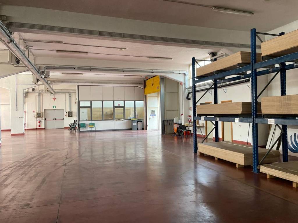 locale commerciale in affitto a Ciampino