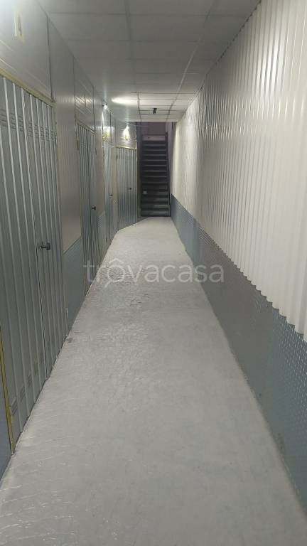 locale commerciale in affitto a Ciampino